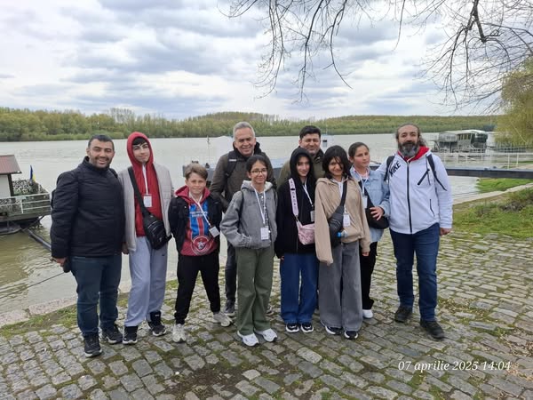 Aksaray'dan Romanya'ya Eğitim Köprüsü: Yusuf Hakiki Baba Ortaokulu Erasmus Projesi Kapsamında İş Birliği