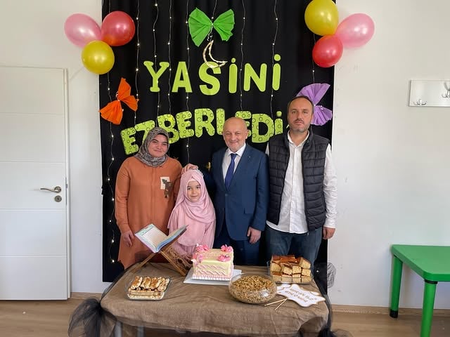 Aksaray'da Yasin-i Şerif Ezberleyen Minik Öğrenciyi İl Müftüsü Ziyaret Etti
