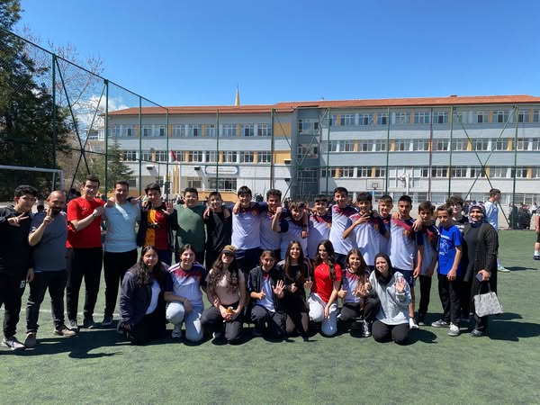 Kılıçarslan'da Futbol Turnuvası Minik Kalpleri Birleştirdi