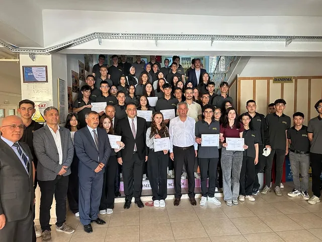 Aksaray'da İş Kulübü Eğitimi Programı Mezunlarıyla Kapanış Töreni Düzenlendi