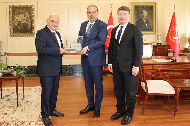 Aksaray Valisi Kumbuzoğlu, Sayıştay Başkanı Yener'i Ziyaret Etti