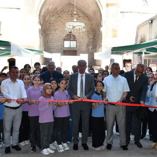 Aksaray'da Anadolu Mektebi Öğrencileri Zinciriye Medresesi'nde Sergilerini Açtı