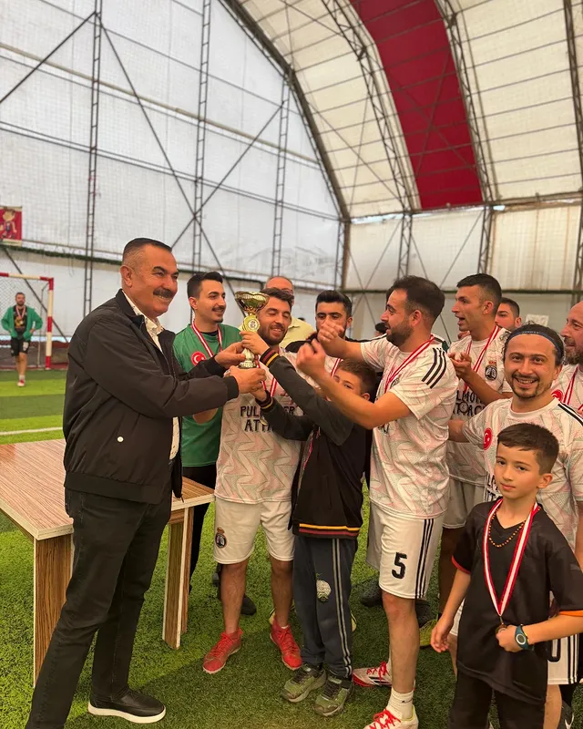 Aksaray'da Öz Sağlık-İş Futbol Turnuvası Şampiyonu Pulmoner Atacks