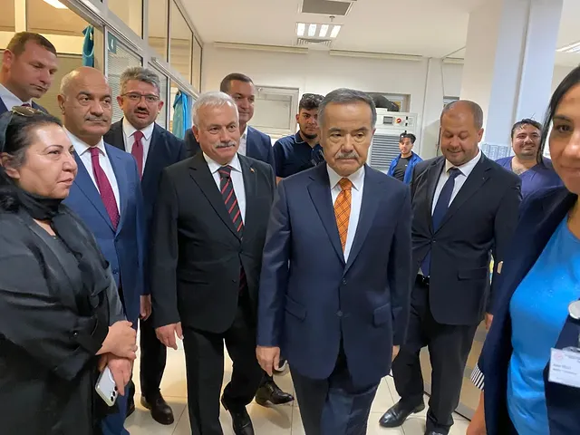 Aksaray'da Bayram Ziyareti: Sağlık Çalışanları ve Hastalar Yalnız Bırakılmadı