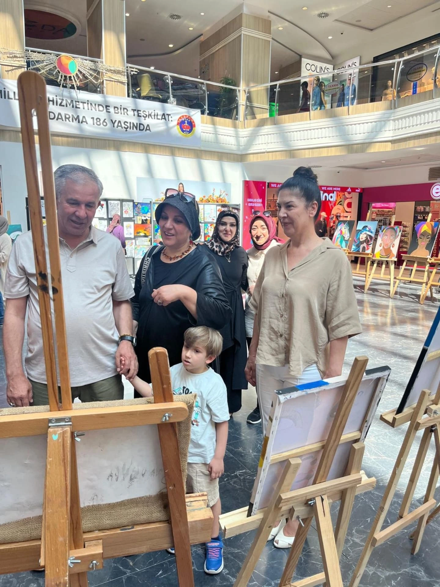 Aksaray'da Öğrencilerin Karma Resim Sergisi Büyük İlgi Gördü