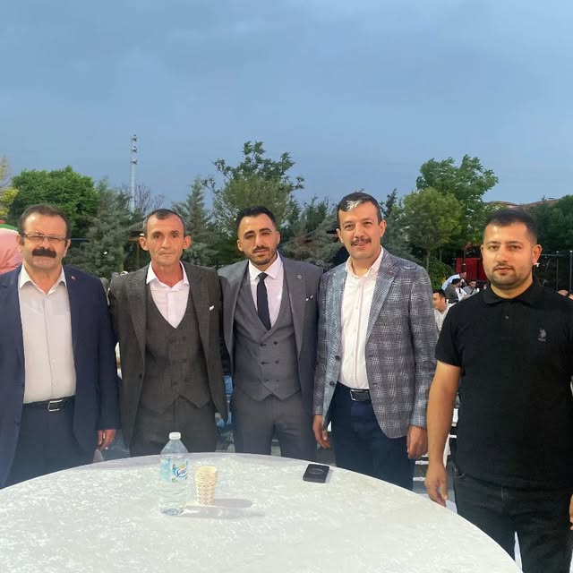 Aksaray AK Parti İl Başkanı Aktürk, Bayram Çiftinin Nişan Törenine Katıldı
