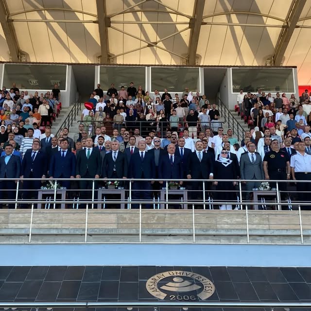 Aksaray Üniversitesi'nde Mezuniyet Coşkusu