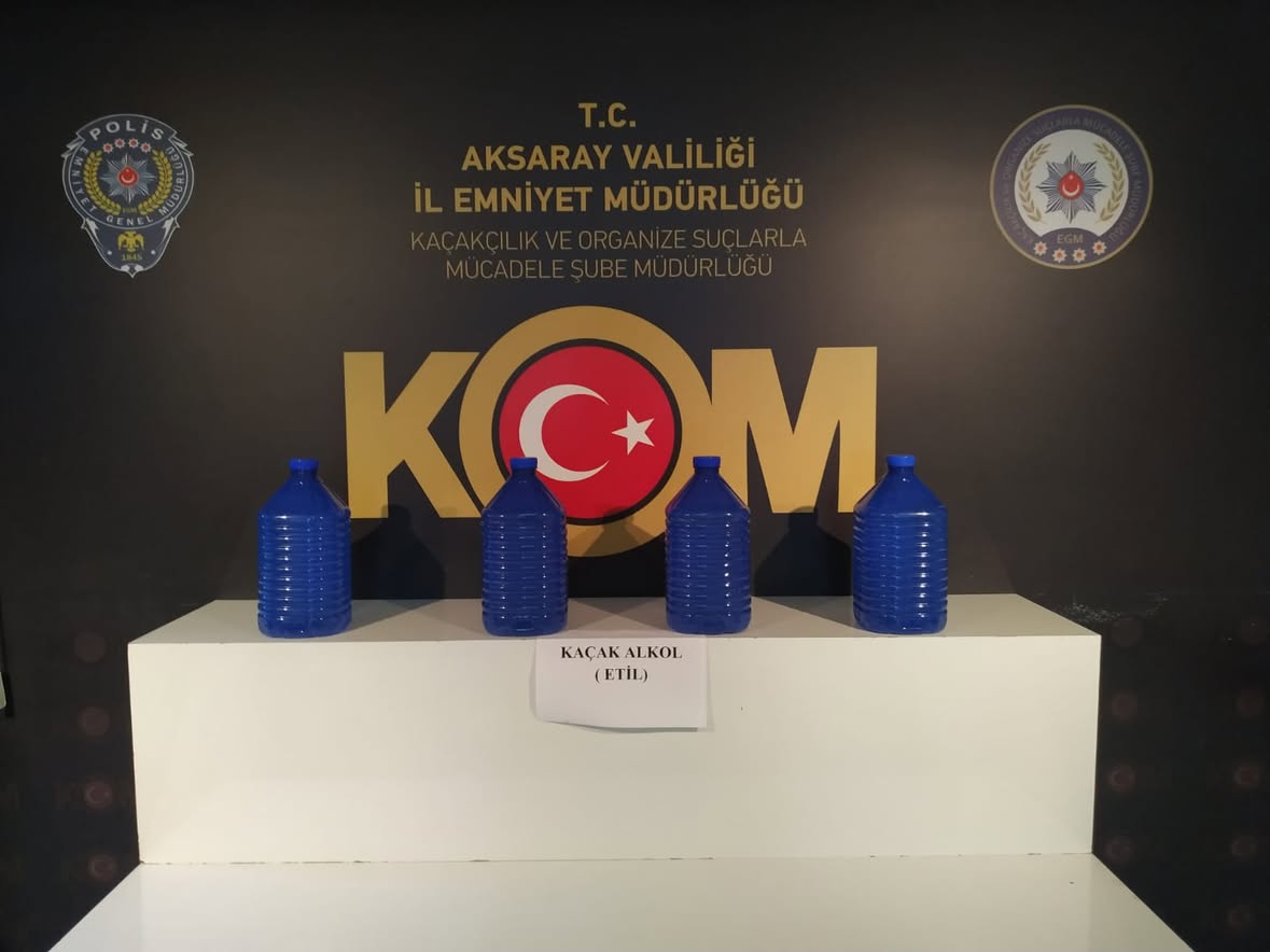 Aksaray'da Sahte Alkol ve Kaçak Sigara Operasyonu: 8 Şüpheli Gözaltına Alındı