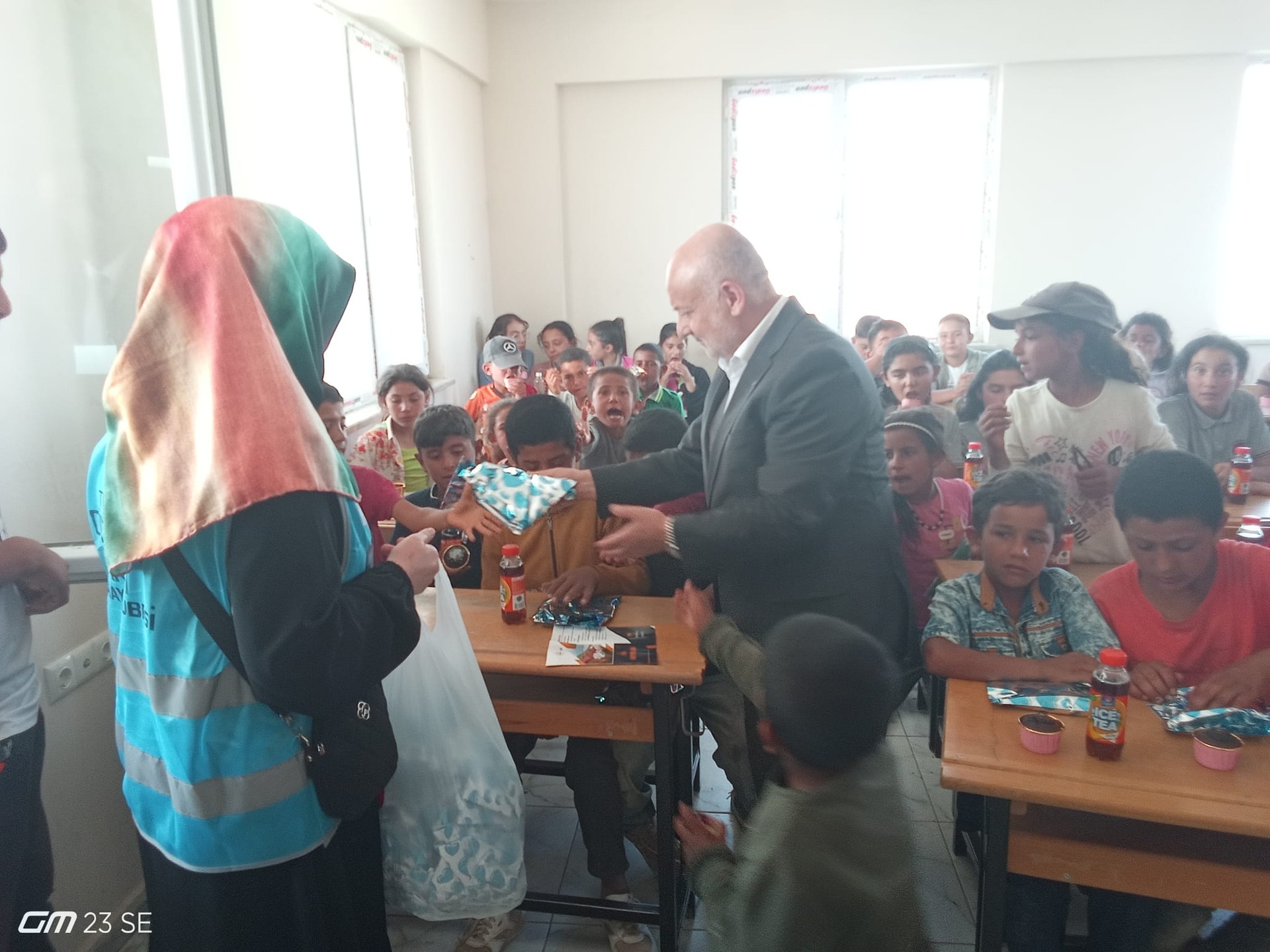 Aksaray İl Müftüsü Çocuk İşçiliği ile Mücadele Günü’nde Tarım İşçisi Çocuklarını Ziyaret Etti
