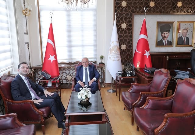 Aksaray İdare Mahkemesi Başkanı Ahmet Aksakal, Vali Kumbuzoğlu'nu Ziyaret Etti