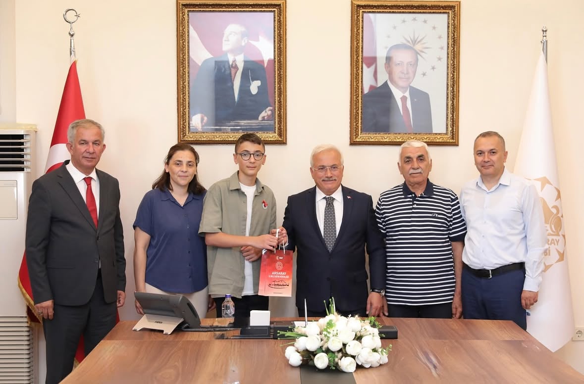 Aksaray Valisi Kumbuzoğlu, LGS Türkiye Birincilerini Kabul Etti