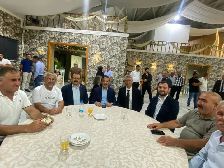 Aksaray AK Parti İl Başkanı Aktürk, Genç Çiftin Düğününe Katıldı