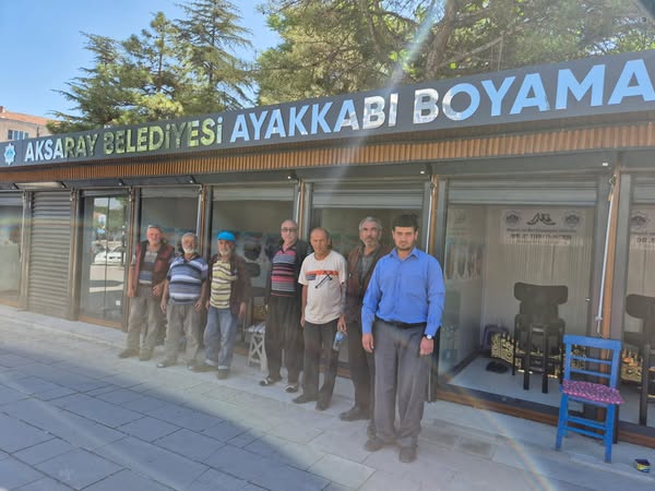 Aksaray'da Ayakkabı Boyacılarına Soğuktan Koruyan Kabinler Hizmete Girdi
