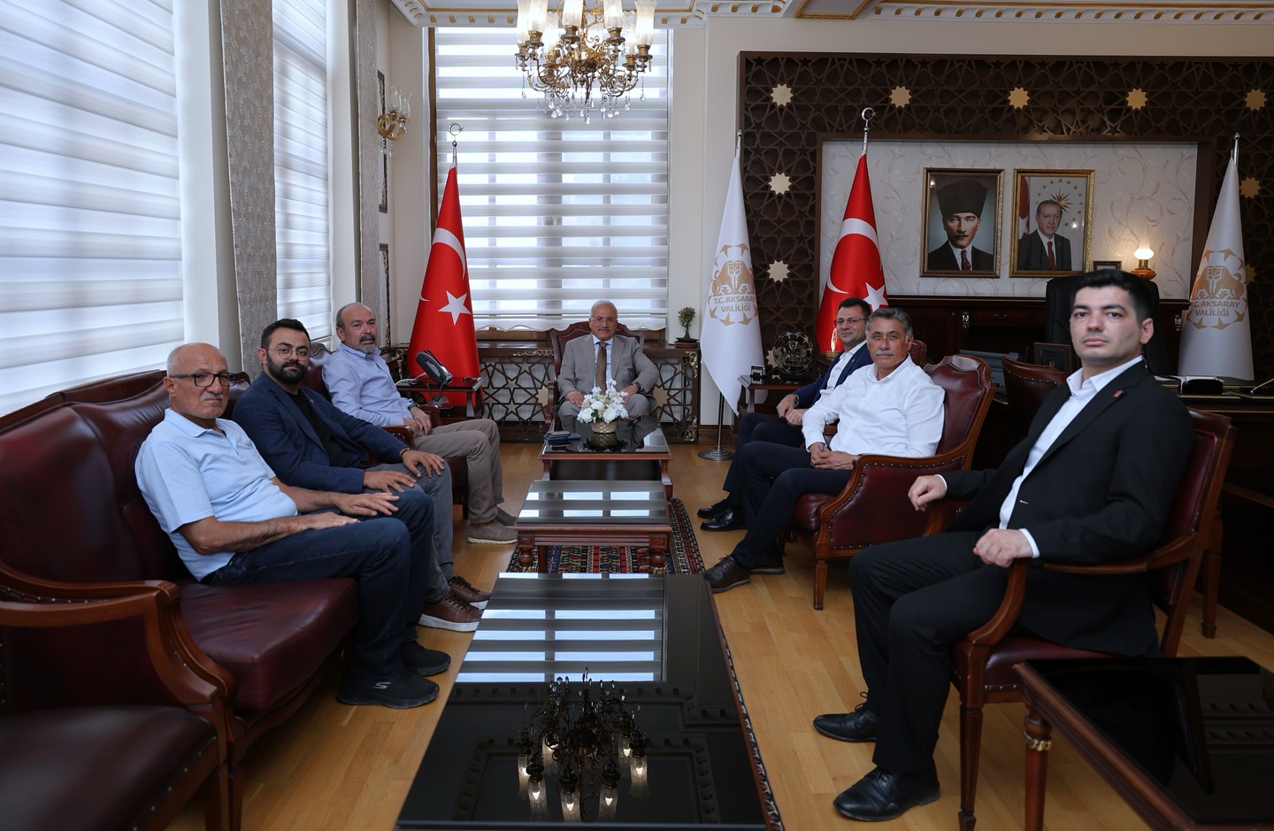 CHP'li Delegeler Aksaray Valisi'ni Ziyaret Etti