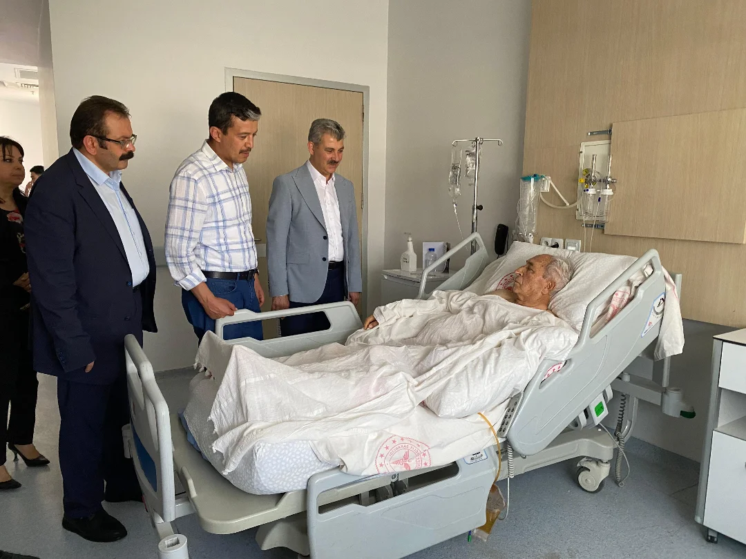 Aksaray'da Gazeteci Yazar Rasim Gül'e Geçmiş Olsun Ziyareti