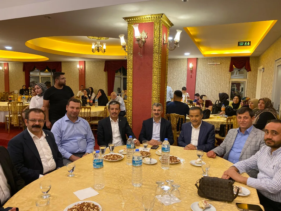 Aksaray AK Parti Ekibi, Yeni Evlenen Çiftin Mutluluğuna Ortak Oldu