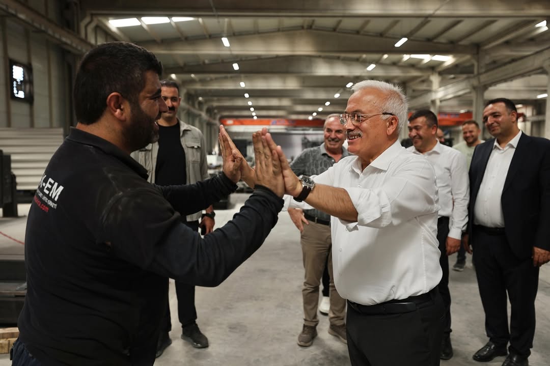 Aksaray Valisi Kumbuzoğlu, AK EM Makine Sanayi'yi Ziyaret Etti