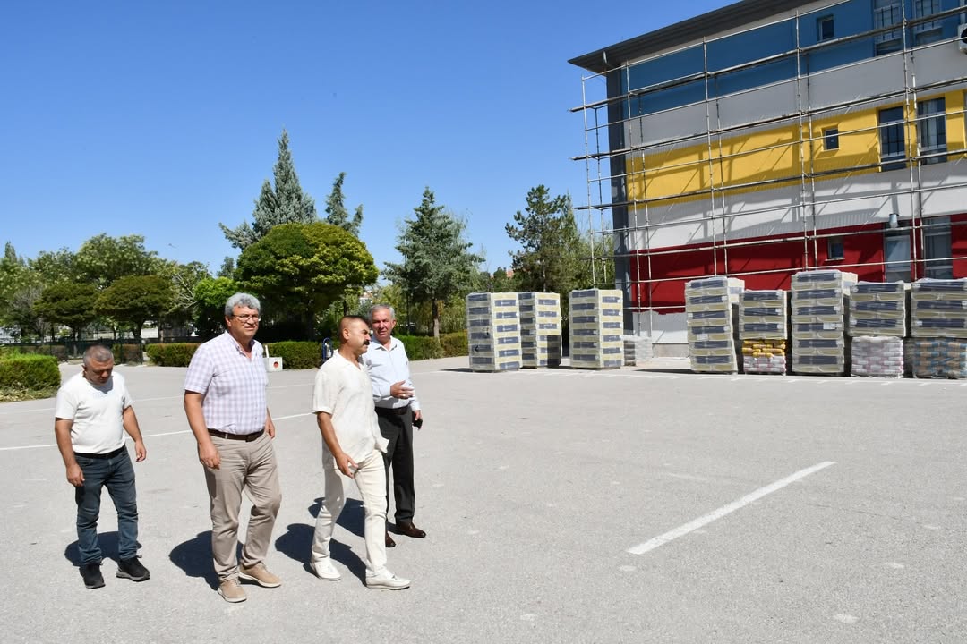 Aksaray'da Okullarda Dev Yenileme Çalışmaları Sürüyor