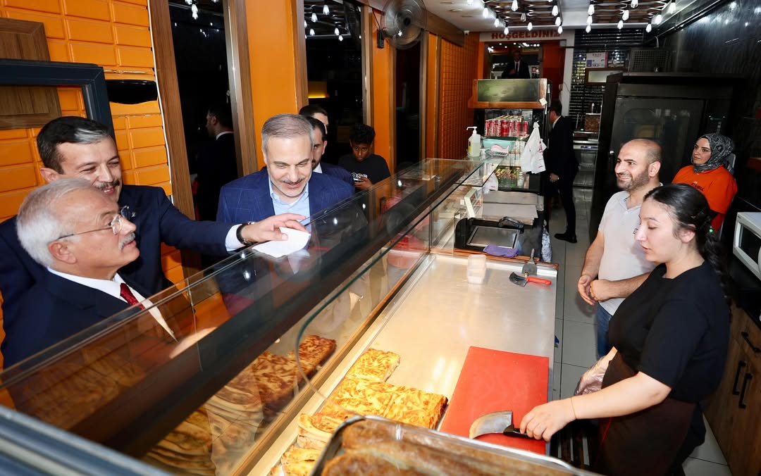 Dışişleri Bakanı Fidan, Aksaray'da Esnaf Ziyareti Gerçekleştirdi