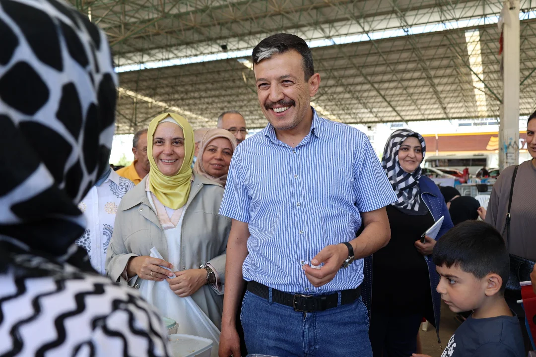 Aksaray AK Parti İl Başkanı Aktürk, Hanımeli Pazarı'nda Kadın Emekçileri Ziyaret Etti