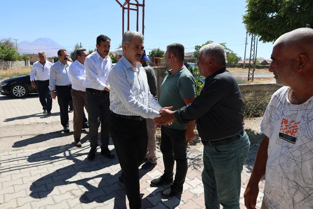 Aksaray'da AK Parti Heyeti Bağlı Köy'ü Ziyaret Etti