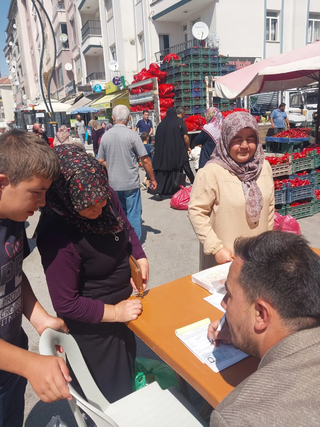 AK Parti Aksaray İl Teşkilatı Yeni Üye Kayıtları İçin Sahaya İndi
