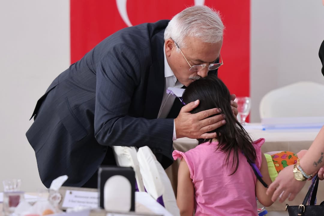 Aksaray Valisi Kumbuzoğlu Hemşehrileriyle Halk Günü Programında Buluştu