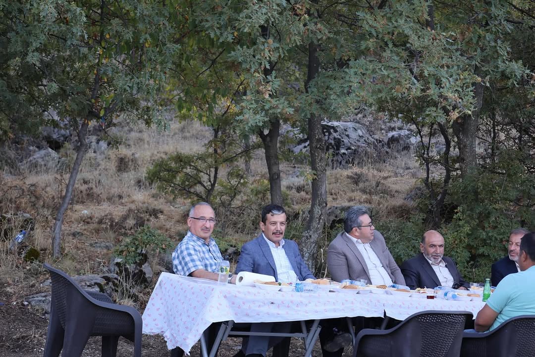 Aksaray'da AK Parti Ziyareti: Köylülerle Buluşma ve Yol Çalışmalarında İnceleme