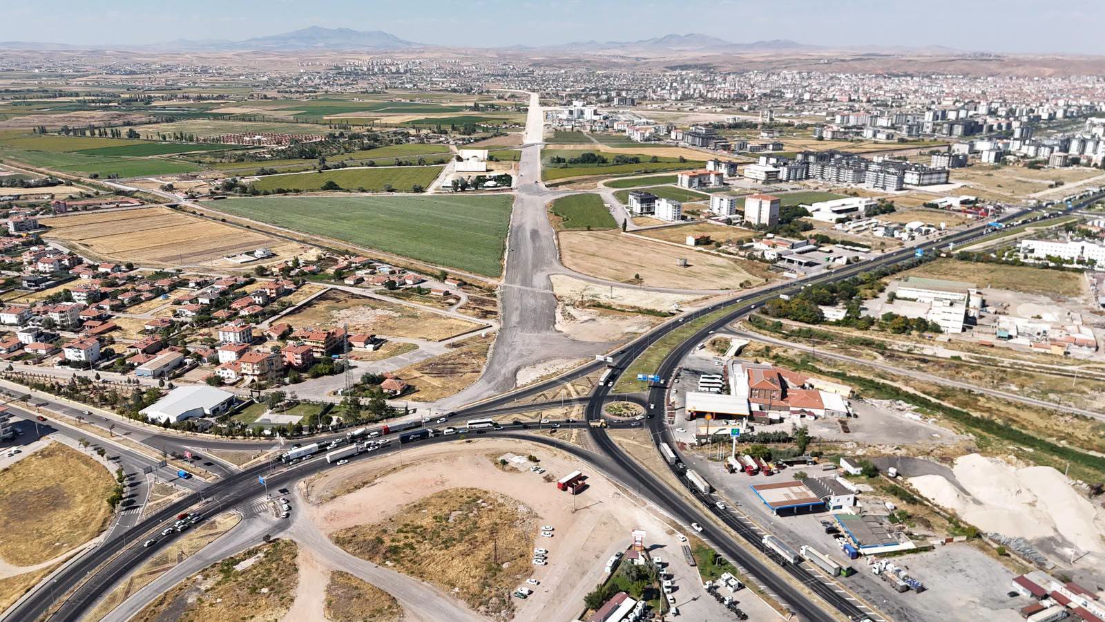 BELEDİYE BAŞKANI DR. EVREN DİNÇER, ŞEHRİN GELECEĞİNE YÖN VEREN ÇEVRE YOLUNDA İNCELEMELERDE BULUNDU