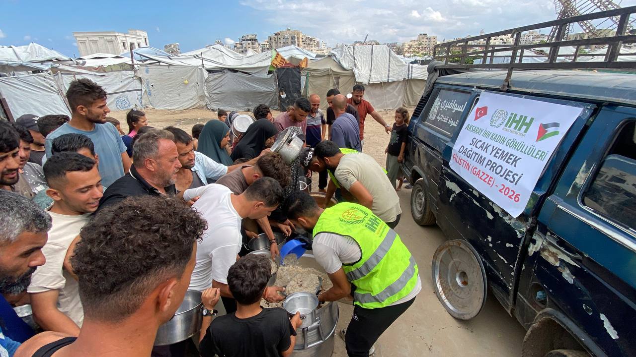 Aksaray İHH’dan Gazze’de Sıcak Yemek İkramı