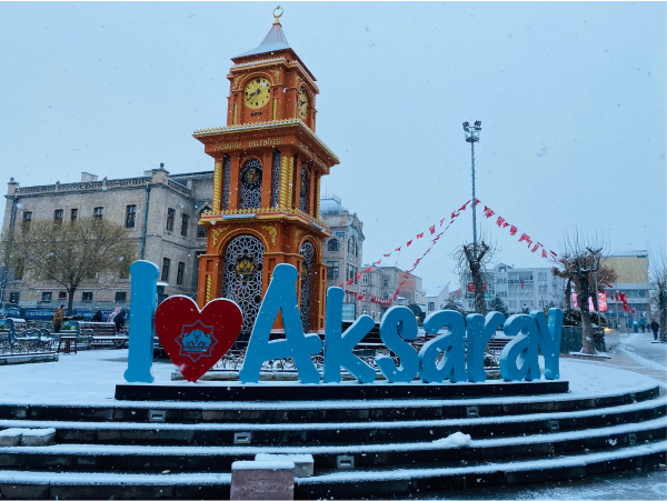 AKSARAY’DA KAR YAĞIŞI ETKİLİ OLDU BELEDİYE EKİPLERİ HAZIRDA BEKLİYOR