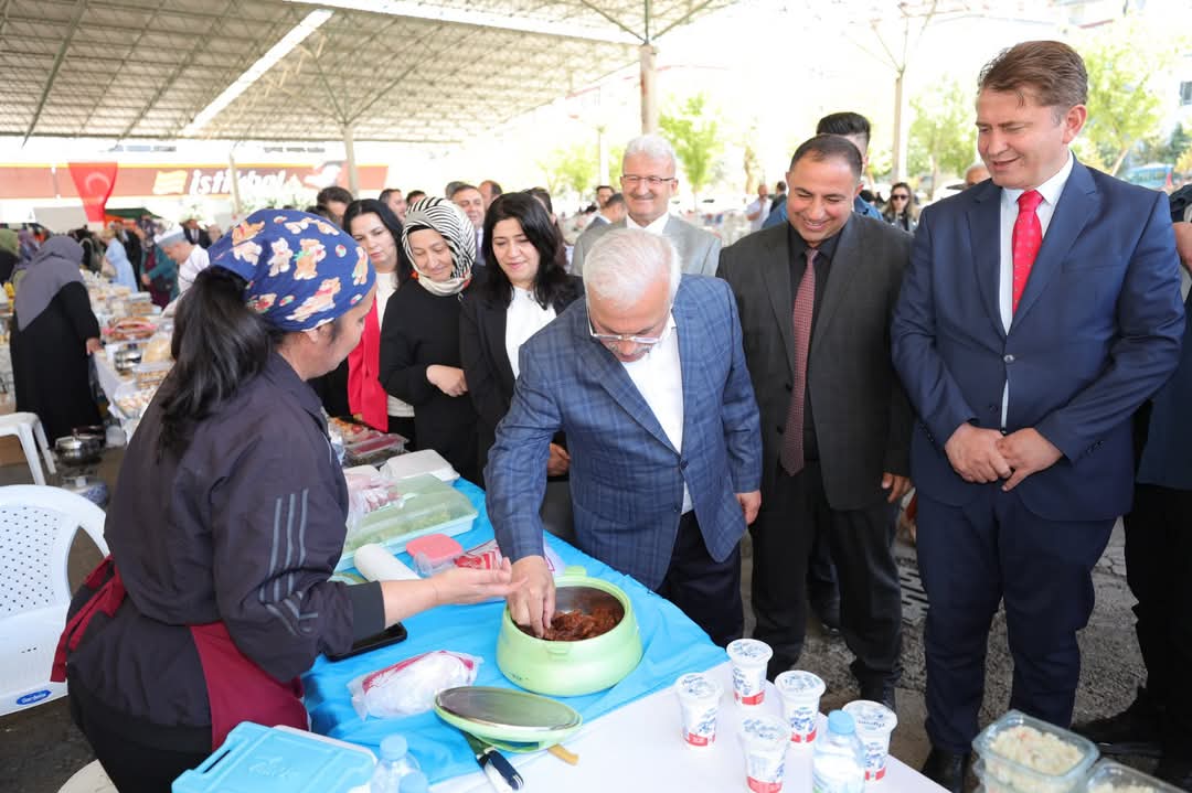 Aksaray'da Damakları Şenlendiren Gastronomi Şöleni: 2. Gastronomi ve Yöresel Ürünler Sergisi Açıldı