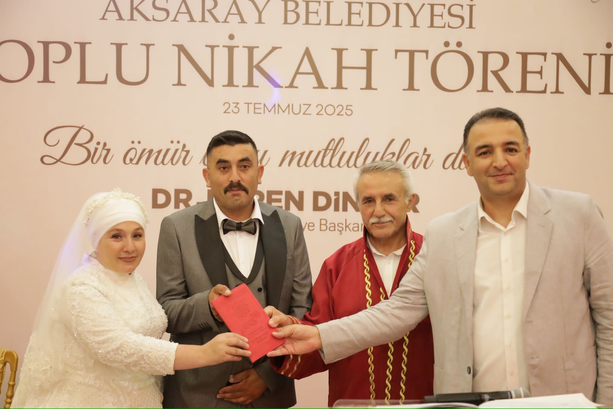 AKSARAY BELEDİYESİ TOPLU NİKAH TÖRENİ İLE AİLE KURUMUNUN TEMELİNİ GÜÇLENDİRDİ