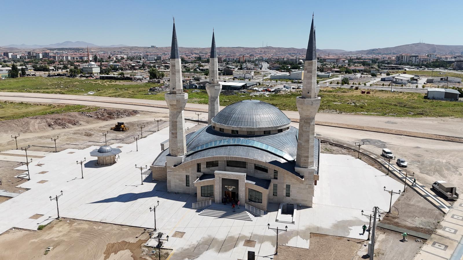 BELEDİYE BAŞKANI DİNÇER, HZ. ALİ ŞİFA CAMİ VE KÜLLİYESİ’NDE İNCELEMELERDE BULUNDU