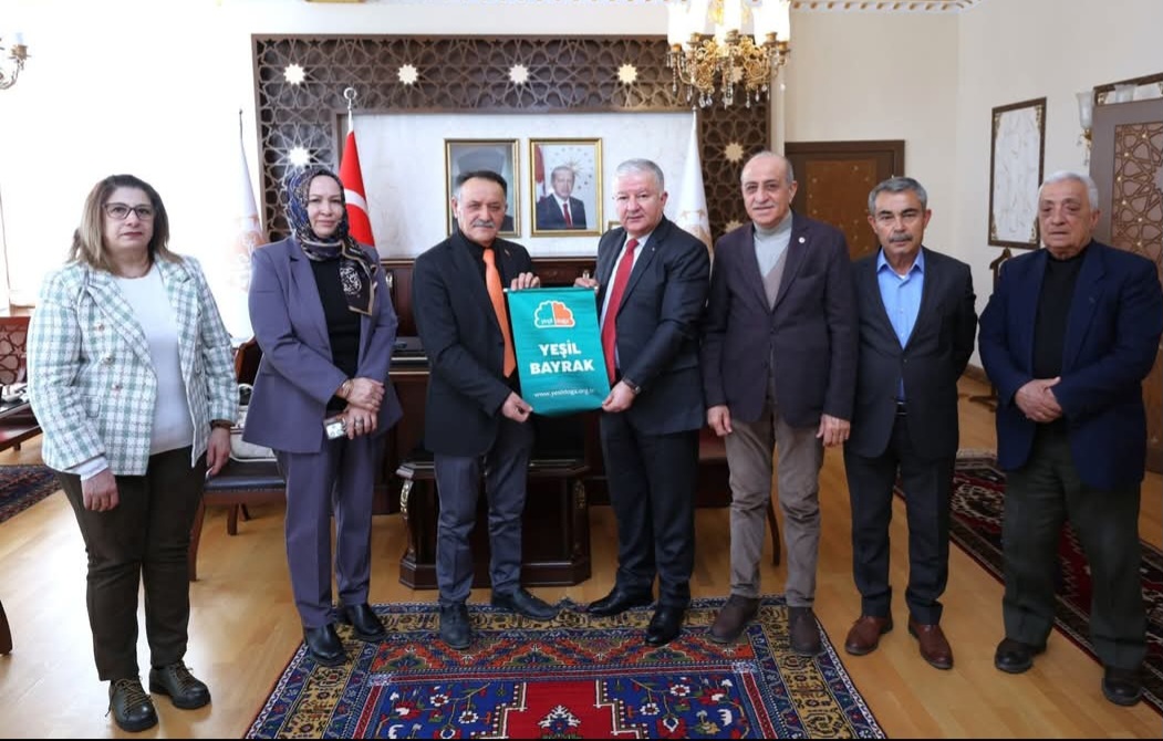 Yeşil Doğa Derneği Vali Murat Duru'yu ziyaret etti. 