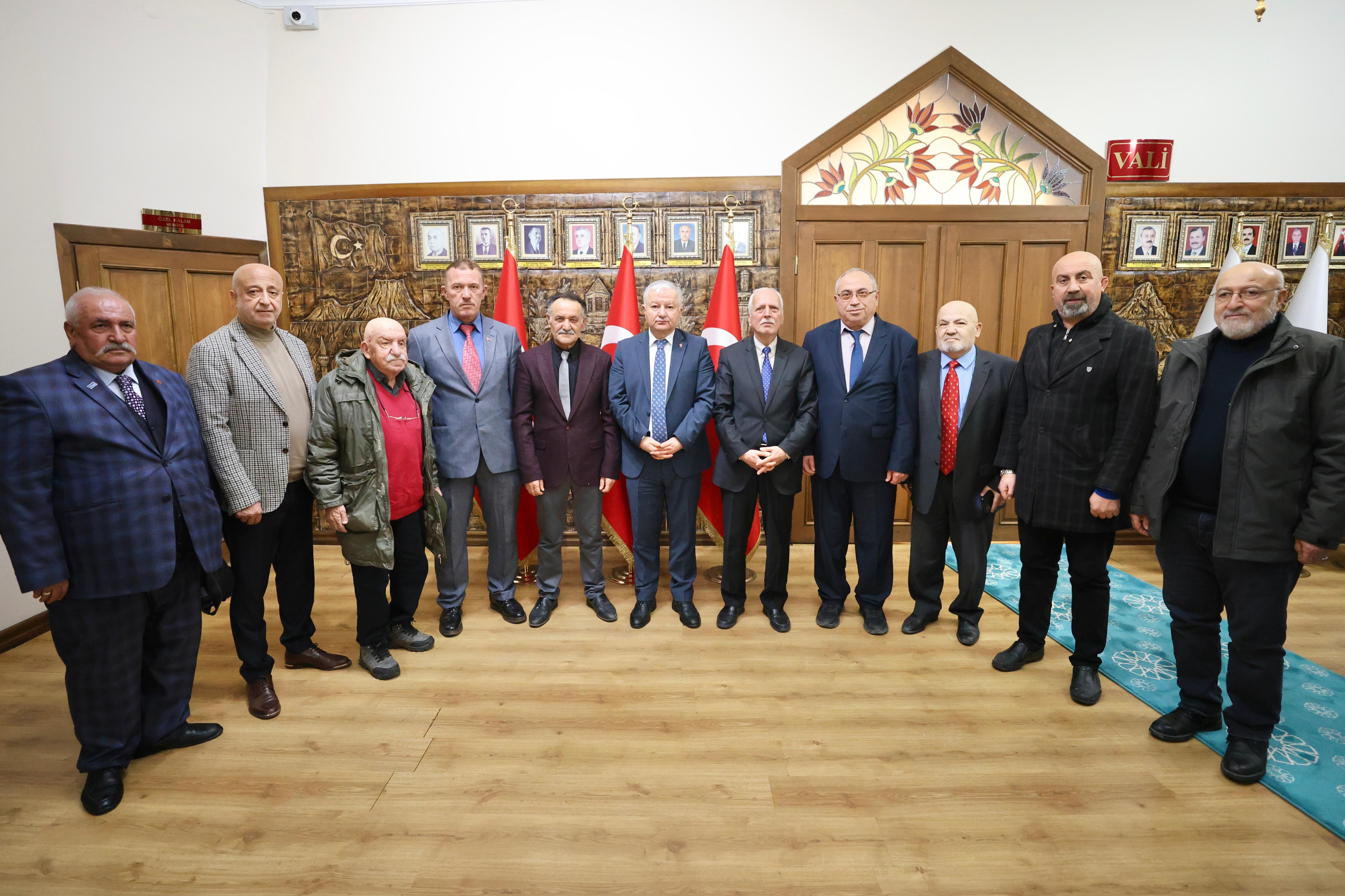 Vali Duru; Gençleri karanlık odaklardan kurtaralım diyerek basına  önemli mesajlar verdi 