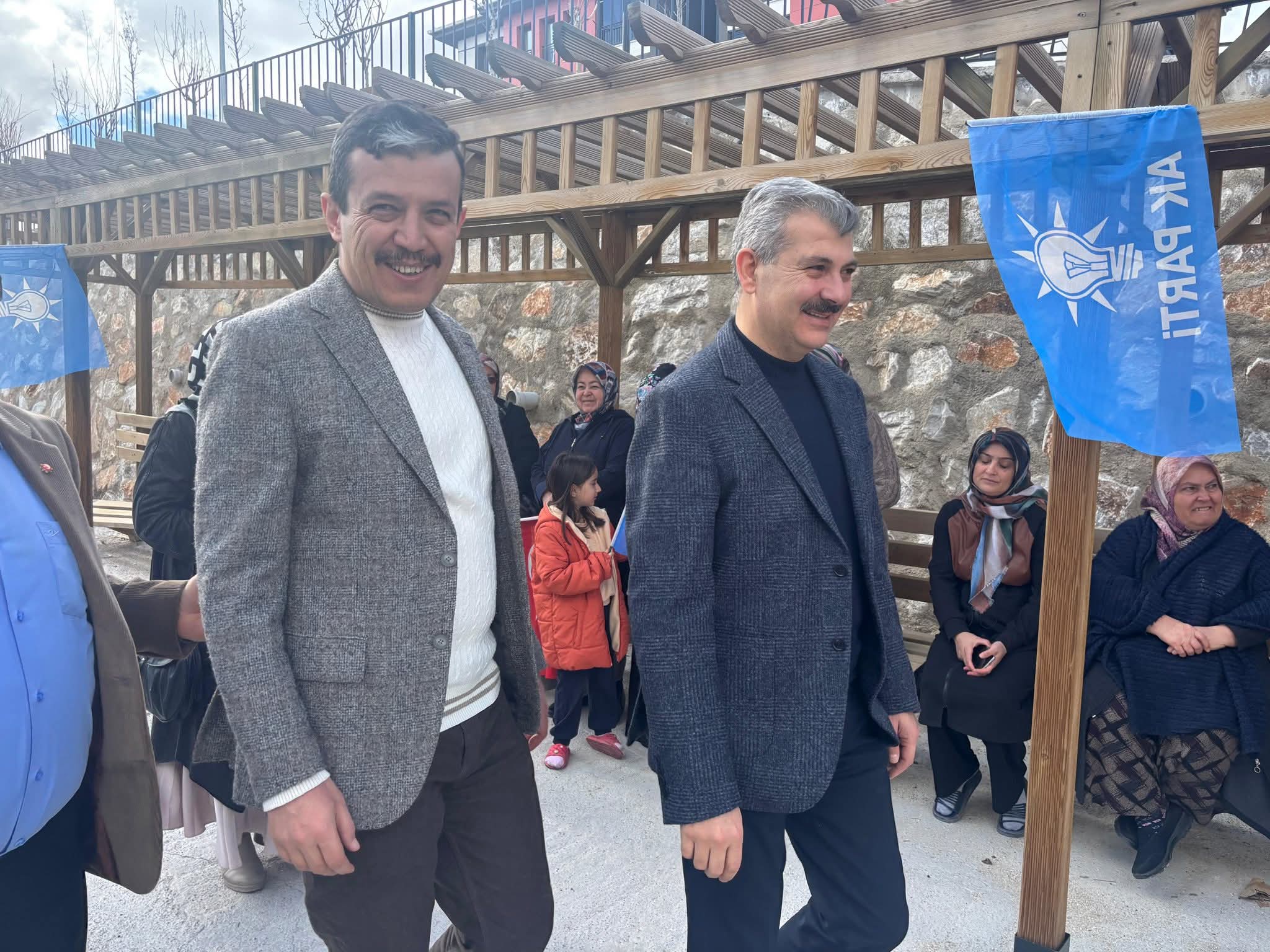 AK Parti Vatandaşın İçinde: Yunus Emre Mahallesi’nde Teşkilat Buluşması