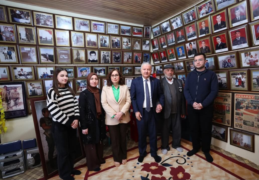 Aksaray Valisi Murat Duru Şehit Ailerini ziyaret ederek,bayramlarını tebrik etti.