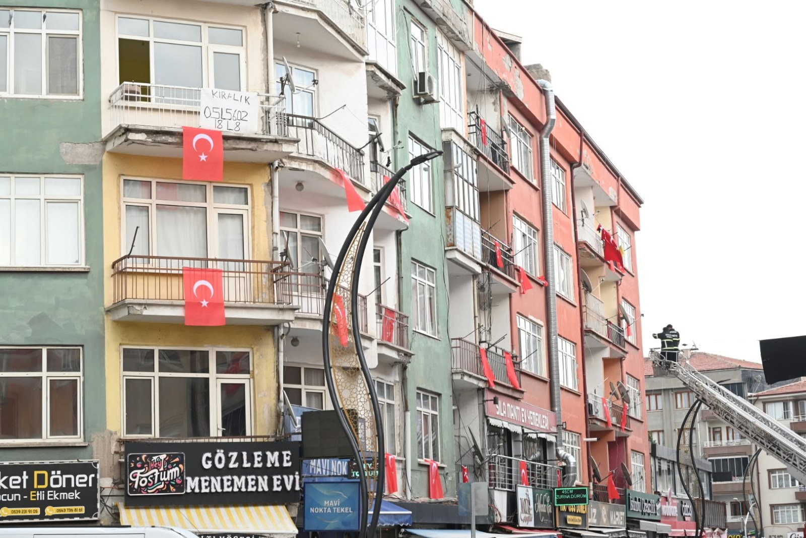 AKSARAY’DA CUMHURİYET COŞKUSU CADDELERİ SARIYOR