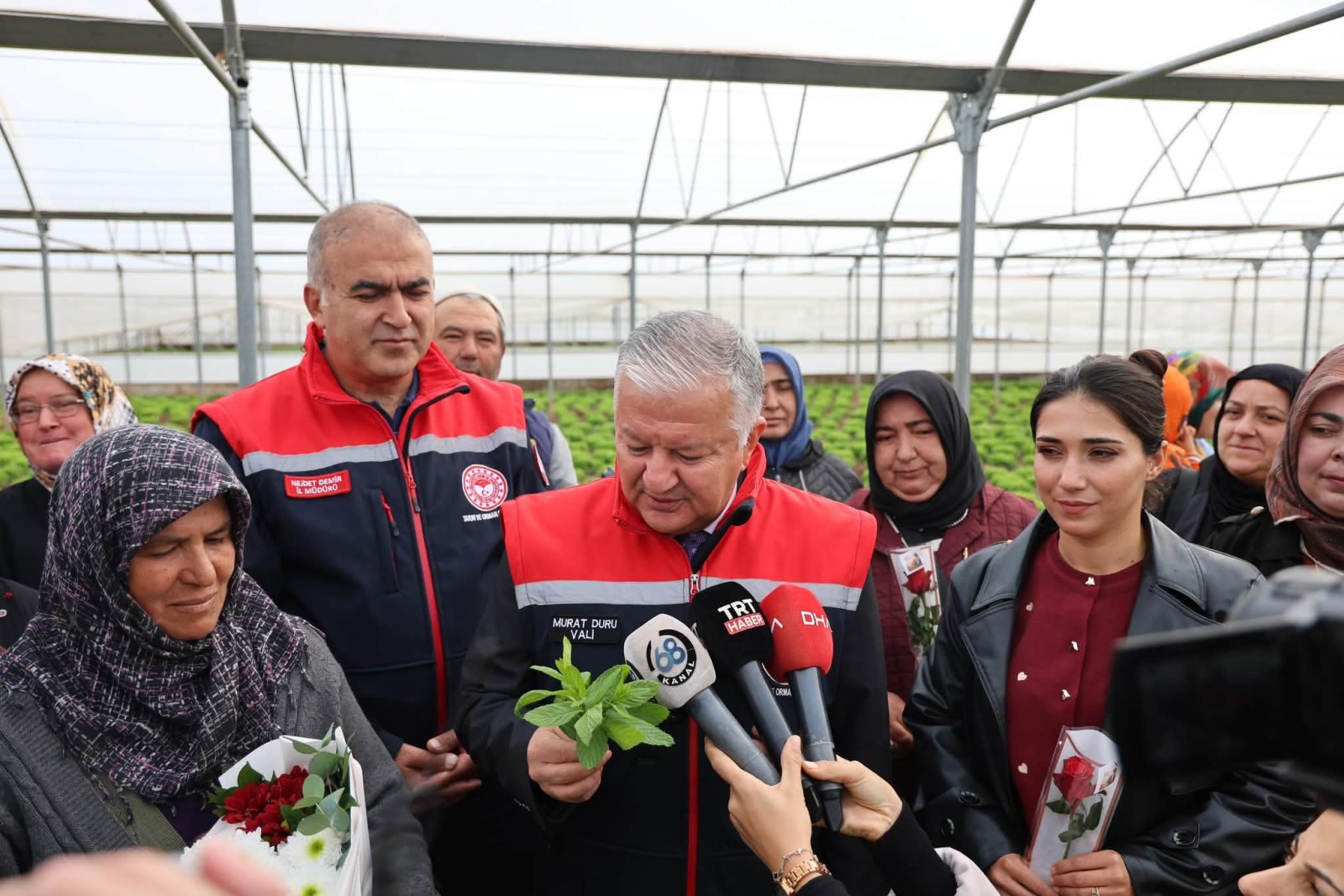 VALİ MURAT DURU’DAN KADIN ÇİFTÇİLERE DESTEK MESAJI