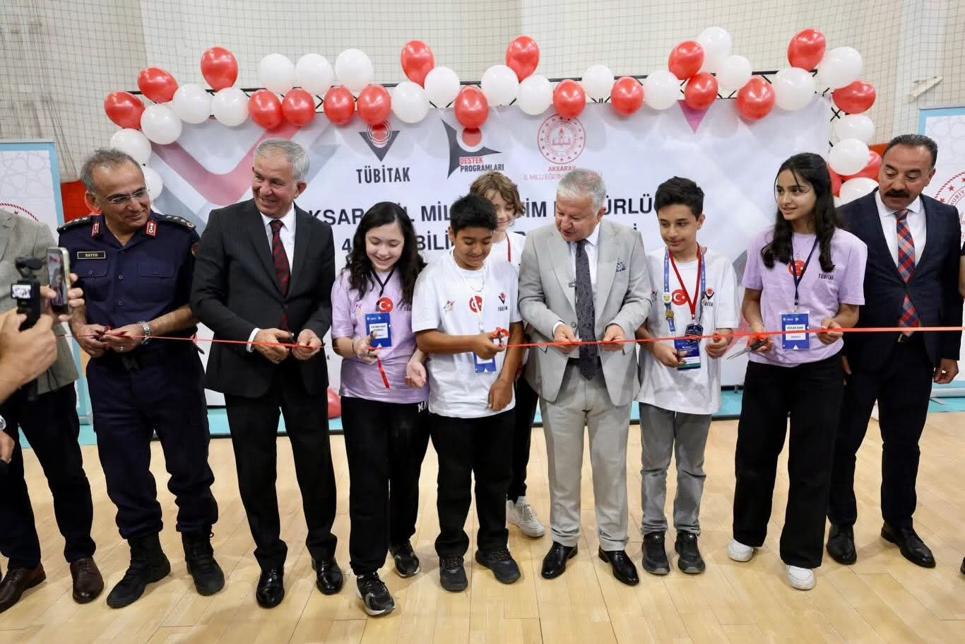 Aksaray’da TÜBİTAK 4006-C Bilim Fuarları Festivali Açıldı
